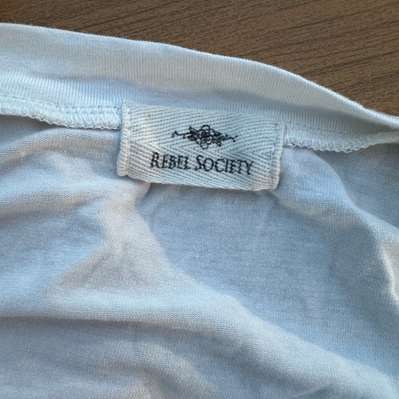 Casual White Short Sleeve Women's Tee EUC - Picture 2 of 6